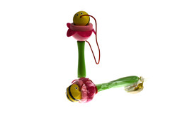 BEE CUP AND BALL GAME