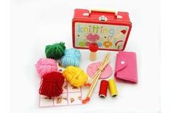 KNITTING KIT IN TIN CASE