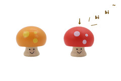 WOODEN SQUEAKY SMILEY FACE MUSHROOM SET OF 2