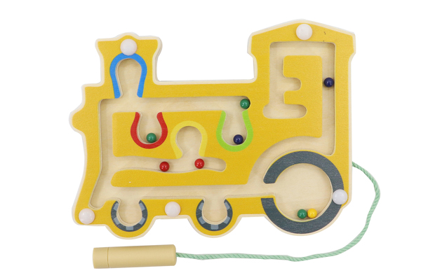 WOODEN TRAIN MAGNETIC LABYRINTH