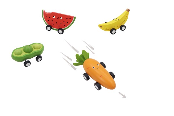 WOODEN PULL BACK FRUIT & VEGGIE SET OF 4